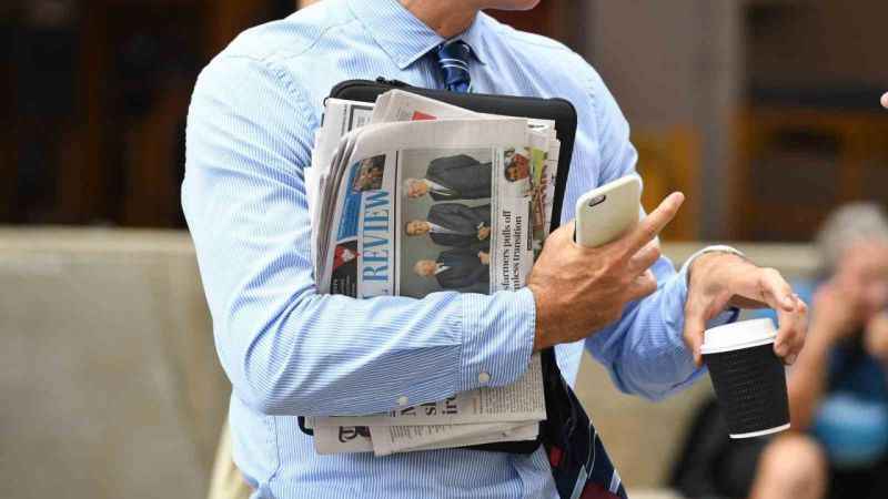 Fransız kasabasında kamusal alanlarda akıllı telefon kullanımı yasaklandı