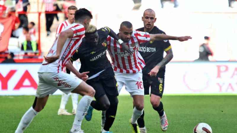 Antalyaspor son dakika penaltısı ile 2 puan kaybetti