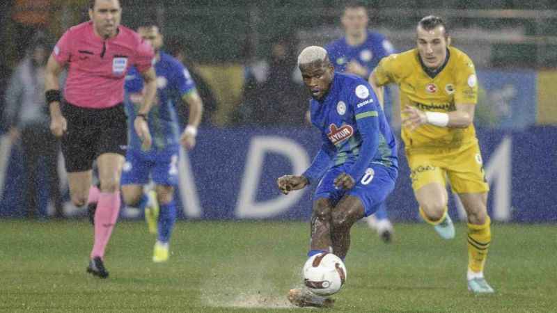 Fenerbahçe, Çaykur Rizespor'u 3-1 mağlup etti