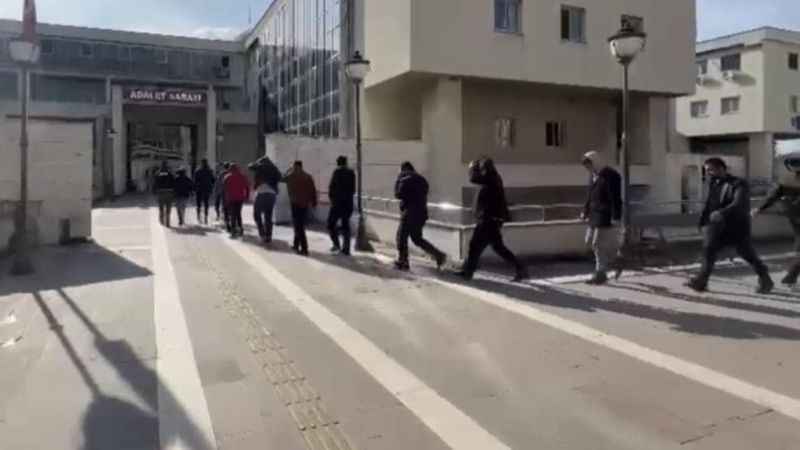 Osmaniye’de sahte kimlikle SRC sınavına giren 16 kişi yakalandı