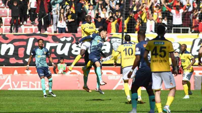 Kayserispor geriden gelip kazandı: 3-2