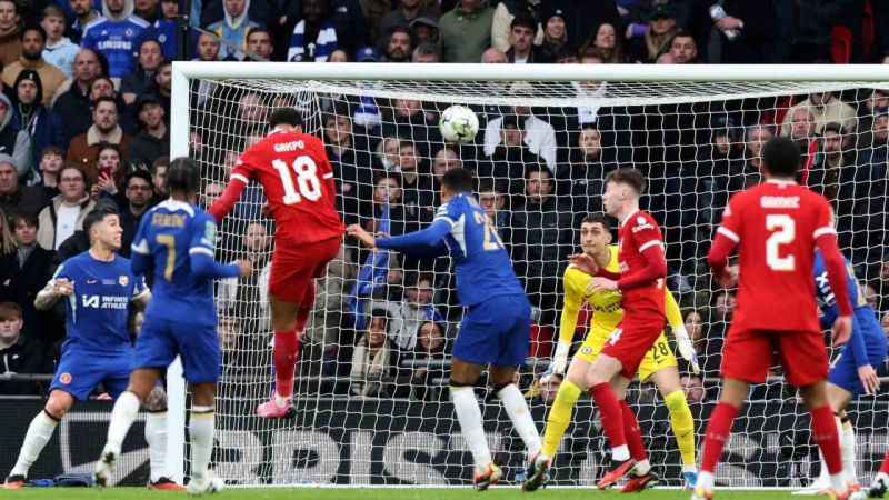 Liverpool, 118’de Van Dijk ile kupaya uzandı
