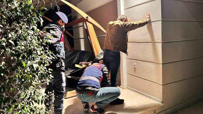 İzmir merkezli 9 ilde terör operasyonu: 21 gözaltı