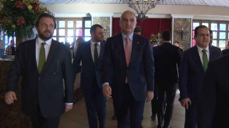 Kültür ve Turizm Bakanı Ersoy, Marmaris’te turizmciler ile bir araya geldi