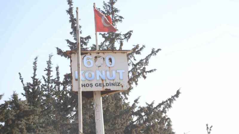 Asrın felaketinde 1200 kişiye mezar olan 600 evler sitesinden geriye tabela ve boş arazi kaldı