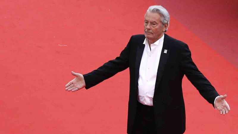 Fransız yıldız Alain Delon’un evinden 72 silah ve 3 bin mermi çıktı