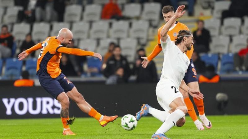 Başakşehir uzatmalarda kaybetti! Petrocub ilk puanını aldı