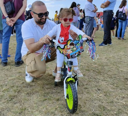 SARAY KADIKÖY’DEKİ UÇURTMA ŞENLİĞİNDE FESTİVAL HAVASI ESTİ