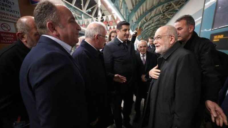 Karamollaoğlu, Sivas’a eleştirdiği hızlı trenle gitti