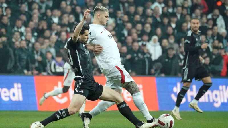 Beşiktaş kendi kalesine attığı golle Galatasaray'a kaybetti