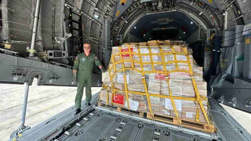 Gazzeliler için sağlık malzemesi taşıyan TSK’ya ait A400M tipi uçak Ürdün’e ulaştı