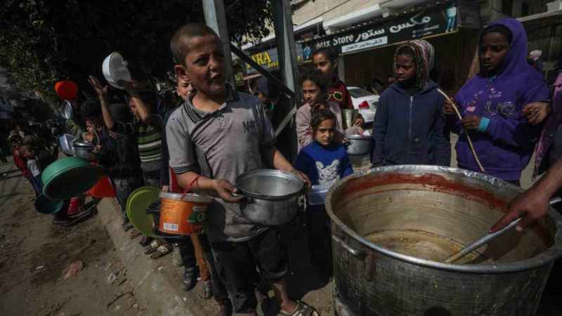 Gazze’de açlık ve susuzluktan hayatını kaybedenlerin sayısı 20’ye yükseldi