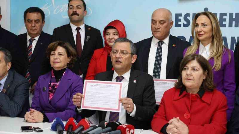 CHP Genel Başkanı Özel, kadınlar gününde kadın adayı Köksal’ı eleştirdi