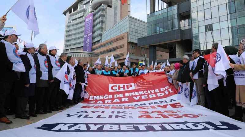 Memur-Sen’den CHP’ye siyah çelenk