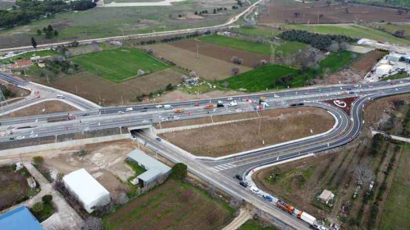 Bakan Uraloğlu: "Açıldığı günden bu yana yaklaşık 5 milyon 536 bin araç Çanakkale Köprüsünden geçiş yaptı"