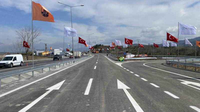 Bakan Uraloğlu: "Açıldığı günden bu yana yaklaşık 5 milyon 536 bin araç Çanakkale Köprüsünden geçiş yaptı"