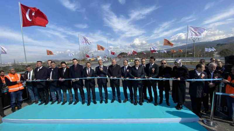 Bakan Uraloğlu: "Açıldığı günden bu yana yaklaşık 5 milyon 536 bin araç Çanakkale Köprüsünden geçiş yaptı"