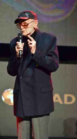 Usta oyuncu Kayhan Yıldızoğlu hayatını kaybetti