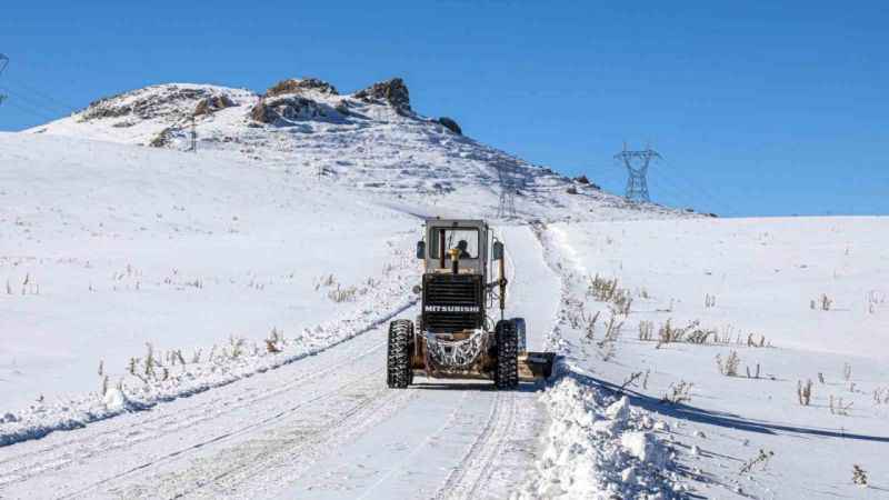 Van’da 152 yerleşim yerinin yolu ulaşıma kapandı