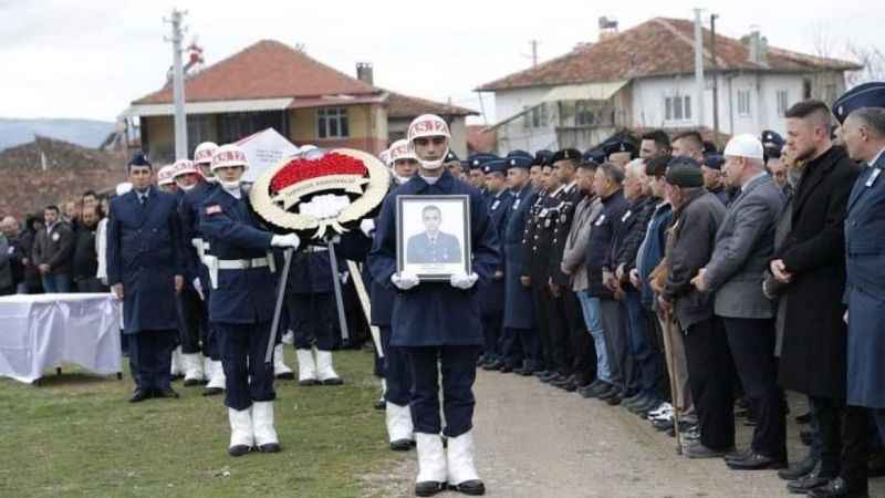 Nikah işlemleri için memleketi Gediz’e gelen Uzman Çavuş İsmail Yavuz hayatını kaybetti