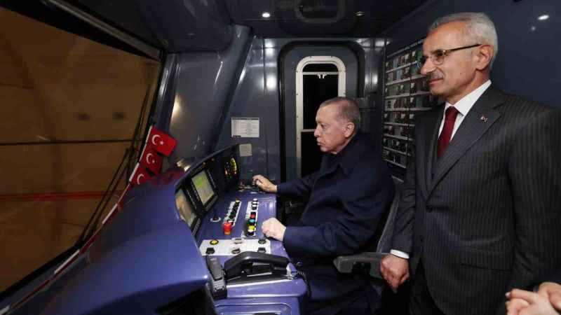 Cumhurbaşkanı Erdoğan İstanbul’da yeni metro hattının test sürüşünü yaptı
