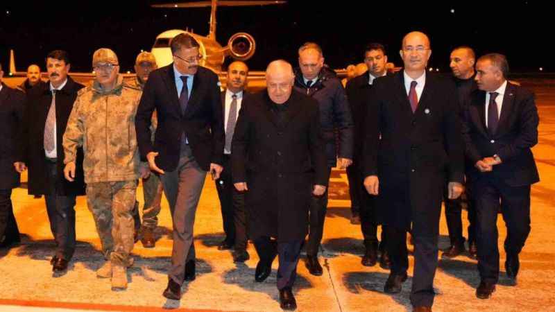 Bakan Güler, Hakkari’de bulunan 3’üncü Piyade Tümen Komutanlığında inceleme ve denetlemelerde bulundu