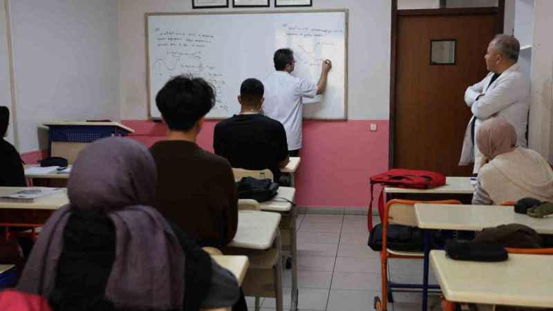 Uzmanlardan öğrencilere "Ramazan ayında uyku düzeni" uyarısı