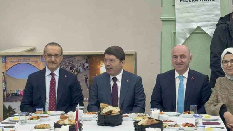 Adalet Bakanı Tunç: "Darbecilerin yaptığı anaysa ile yürüyemeyiz” Adalet Bakanı Tunç: "Darbecilerin yaptığı anaysa ile yürüyemeyiz”