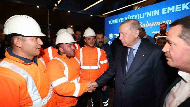 Ramazan Bayramı ikramiyelerini 2-5 Nisan tarihleri arasında emeklilerin hesaplarına yatırılacak