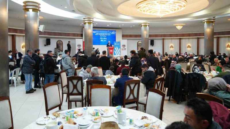 Ümraniye Belediye Başkanı Yıldırım, vatandaşlar ile iftar yemeğinde buluştu Ümraniye Belediye Başkanı Yıldırım, vatandaşlar ile iftar yemeğinde buluştu