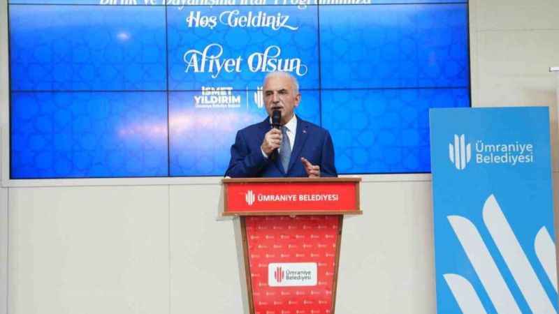 Ümraniye Belediye Başkanı Yıldırım, vatandaşlar ile iftar yemeğinde buluştu Ümraniye Belediye Başkanı Yıldırım, vatandaşlar ile iftar yemeğinde buluştu