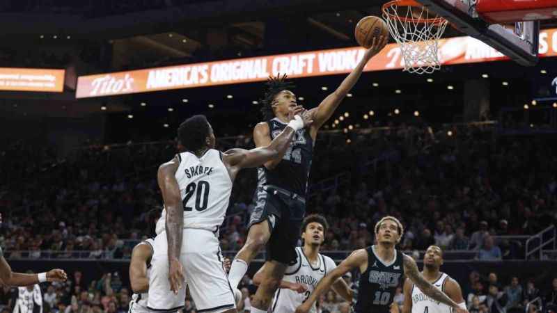 Cedi Osman’ın 10 sayı kaydettiği maçta Spurs, Nets’i uzatmada yendi