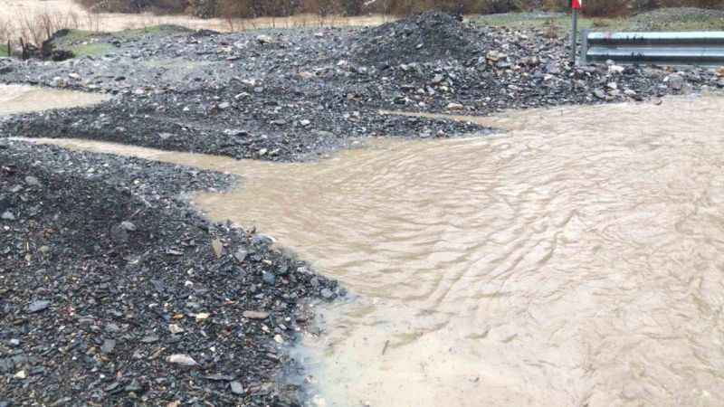 Hakkari’de önce çığ sonra sel 