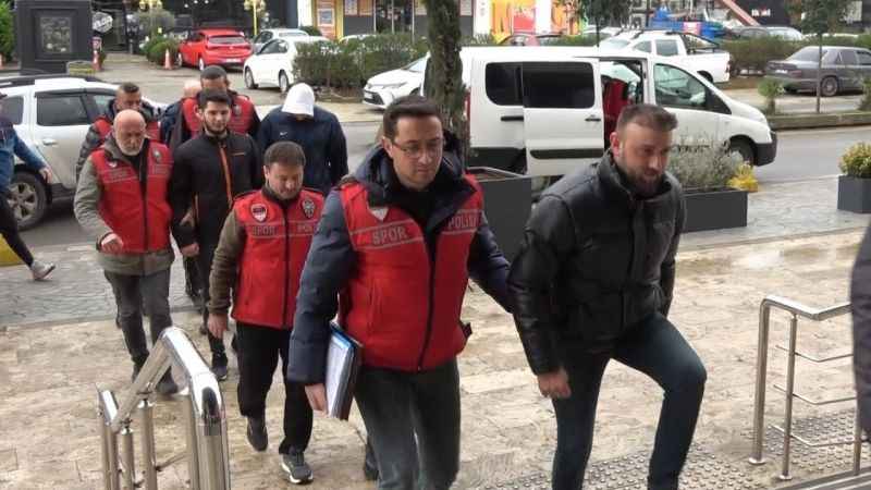 Trabzonspor - Fenerbahçe maçında sahaya girerek olaylara karışan 7 kişi adliyeye getirildi