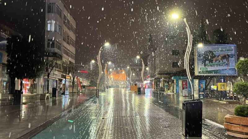 Mart ayında Bolu’da lapa lapa kar yağdı