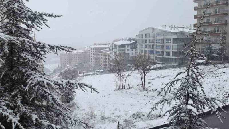 Ankara’da sabah saatlerinde kar yağışı başladı