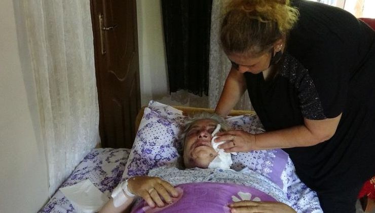 Yaşlı kadın akrabası tarafından 34 yerinden bıçaklandı