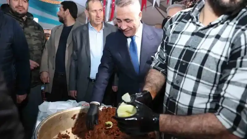 Sultangazi’de Ramazan etkinliklerinin konuğu Bekir Develi oldu