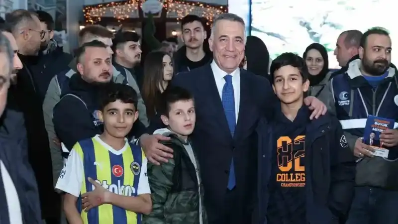 Sultangazi’de Ramazan etkinliklerinin konuğu Bekir Develi oldu