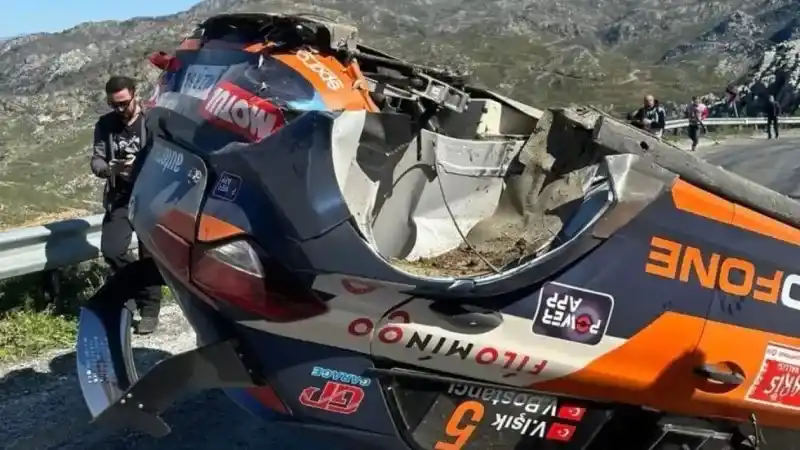 Ege Rallisi’nin ikinci gününde ünlü pilot Volkan Işık kaza yaptı