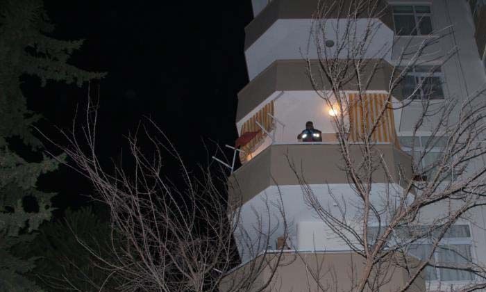 Adana’da balkondan düşen Zeynep İbiş hayatını kaybetti