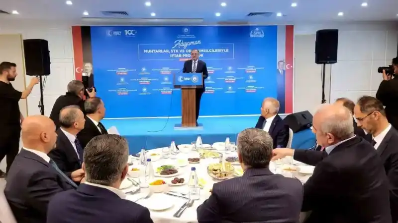 Bakan Özhaseki: “Bin şantiyede 110 bin kişilik orduyla çalışıyoruz”