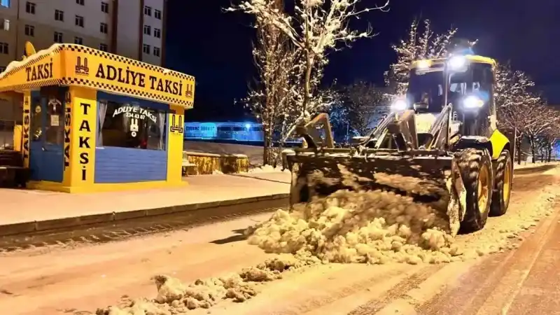 Erzurum’da 164 köyü kapalı, termometreler -13’ü gösterdi