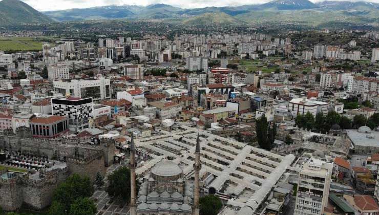 Ev sahiplerine uzmanından önemli uyarı: Boş evlerinize perde takın