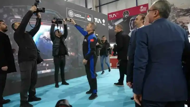 Bakan Kacır: “Hibrit roket motorunu uzayda ateşlemeyi başaran ilk ülke olacağız”