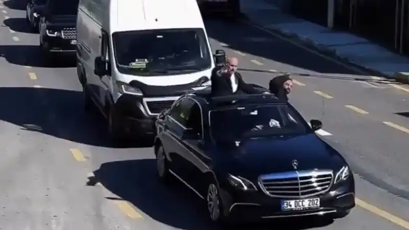 Pendik’te muhtarın çakarlı lüks araç konvoyuna para cezası