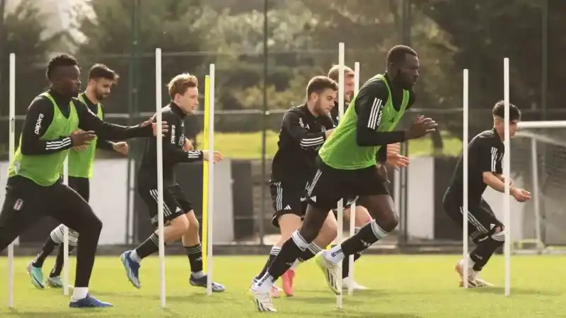 Beşiktaş’ta Oxlade-Chamberlain bireysel çalışmalara başladı