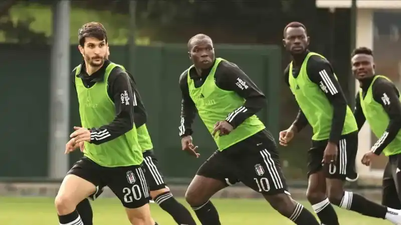 Beşiktaş’ta Oxlade-Chamberlain bireysel çalışmalara başladı