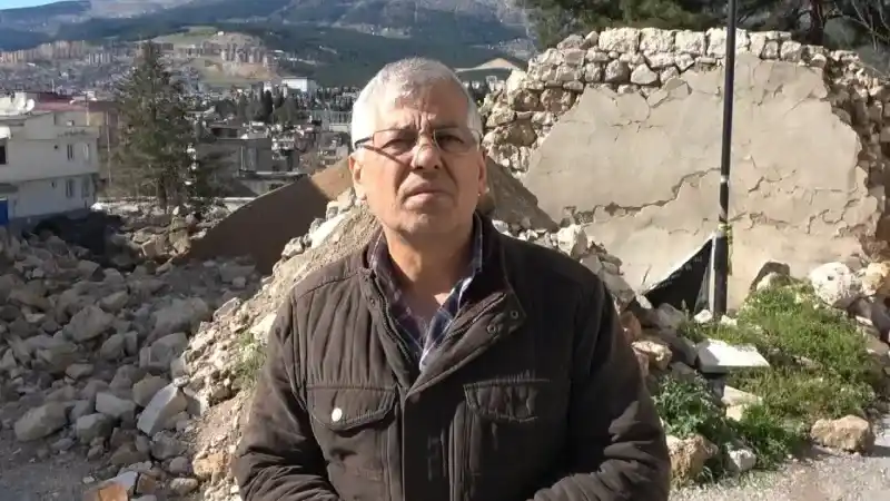 Depremde yıkılan minaredeki, Fransızların attığı top mermisi bulunamadı