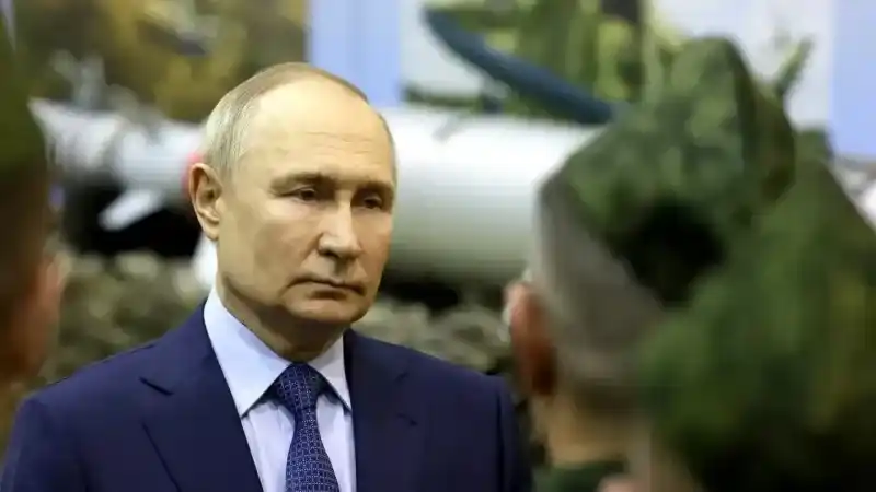 Putin: “Ukrayna’ya verilen F-16’lar nerede olursa olsun meşru hedefimiz olacak”